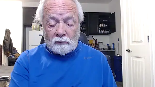 Snapshot of rockpoint69 chatting on 12-22-24, 11:11 rockpoint69 online show from 12-22-24, 11:11