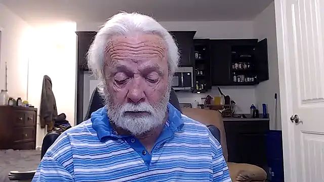 Snapshot of rockpoint69 chatting on 12-25-24, 12:48 rockpoint69 online show from 12-25-24, 12:48