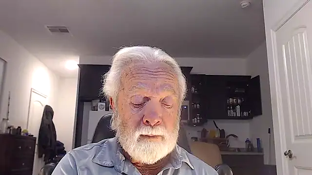 Snapshot of rockpoint69 chatting on 01-04-25, 11:00 rockpoint69 online show from 01-04-25, 11:00