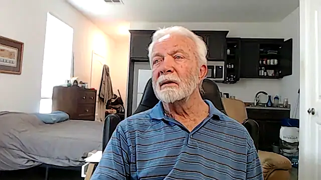 Snapshot of rockpoint69 chatting on 09-18-25, 02:41 rockpoint69 online show from 09-18-25, 02:41