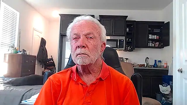 Snapshot of rockpoint69 chatting on 10-21-25, 11:05 rockpoint69 online show from 10-21-25, 11:05