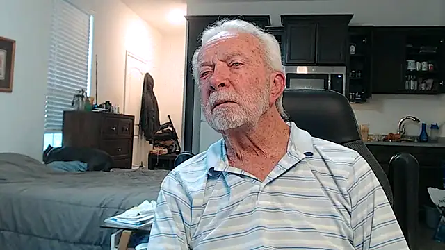 Snapshot of rockpoint69 chatting on 10-23-25, 12:59 rockpoint69 online show from 10-23-25, 12:59