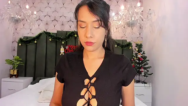 Snapshot of PilarJones_ chatting on 12-23-24, 04:06 PilarJones online show from 12-23-24, 04:06