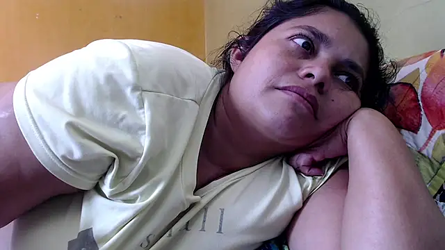 Snapshot of yulieth_bbw chatting on 07-21-26, 02:41 yulieth bbw online show from 07-21-26, 02:41