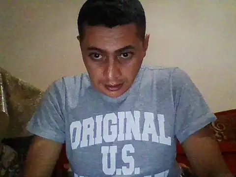 Snapshot of Iml22m chatting on 10-20-25, 09:37 Iml22m online show from 10-20-25, 09:37