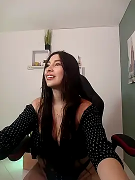 Snapshot of bella_99_ chatting on 12-10-24, 02:50 bella 99 online show from 12-10-24, 02:50