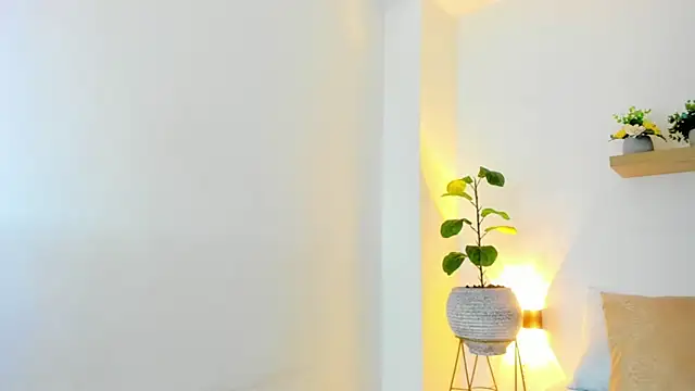 bella 99  online show from 06-15-26, 11:45