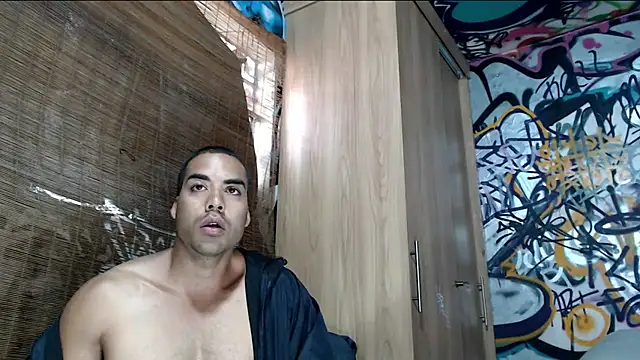 Snapshot of Justin_Frank chatting on 10-11-25, 02:48 Justin Frank online show from 10-11-25, 02:48