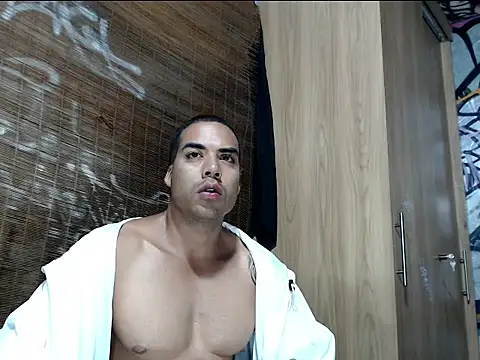 Snapshot of Justin_Frank chatting on 11-14-25, 11:02 Justin Frank online show from 11-14-25, 11:02