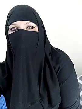 Snapshot of evelyn__salah chatting on 06-08-26, 10:10 evelyn salah online show from 06-08-26, 10:10