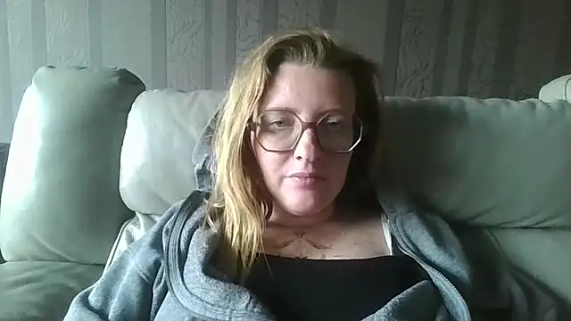 LiquidLeonie online show from 05-09-26, 04:23