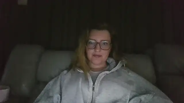 LiquidLeonie online show from 05-13-26, 03:15