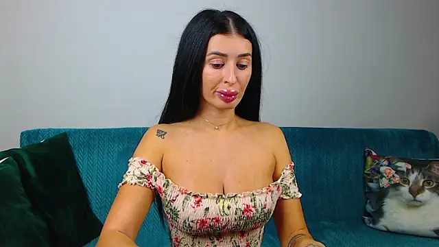 SaraDaisy online show from 09-26-25, 05:06