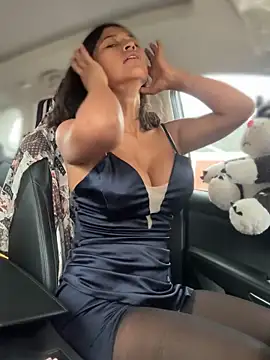 sexi noemi online show from 10-27-25, 02:10