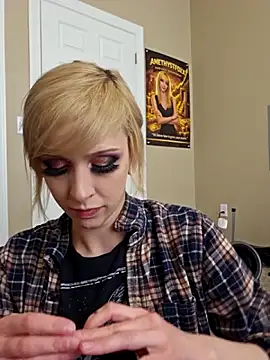 AmethystFoxx online show from 03-18-26, 05:27