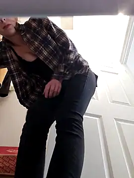AmethystFoxx online show from 04-29-26, 07:53