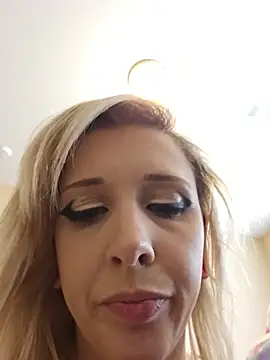 AmethystFoxx online show from 05-24-26, 06:24