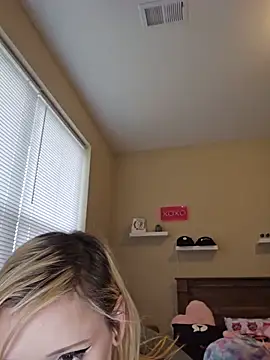 AmethystFoxx online show from 06-17-26, 06:20