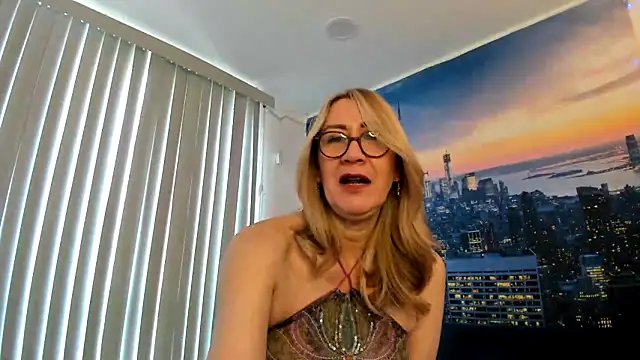 Snapshot of ashleymilf_1 chatting on 03-01-25, 07:48 ashleymilf 1 online show from 03-01-25, 07:48