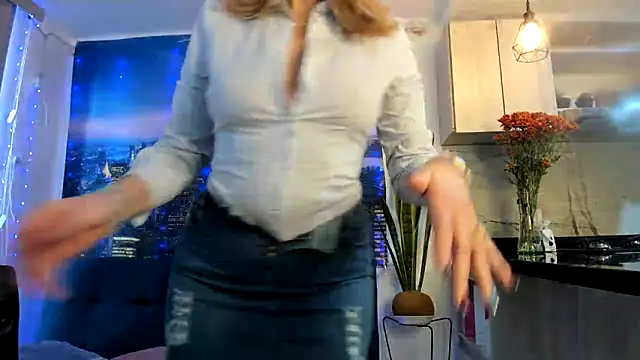 Snapshot of ashleymilf_1 chatting on 03-04-25, 02:10 ashleymilf 1 online show from 03-04-25, 02:10