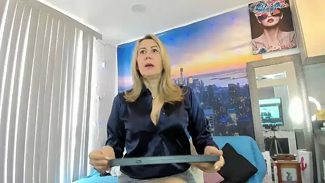 Snapshot of ashleymilf_1 chatting on 09-15-25, 04:51 ashleymilf 1 online show from 09-15-25, 04:51