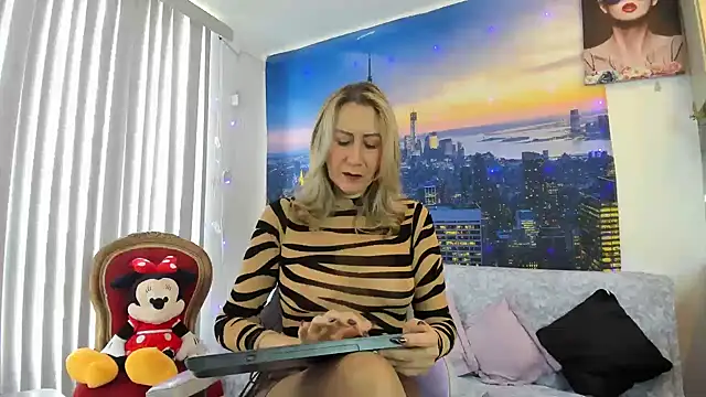 Snapshot of ashleymilf_1 chatting on 10-22-25, 03:34 ashleymilf 1 online show from 10-22-25, 03:34