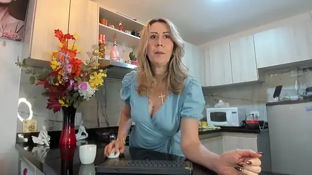 Snapshot of ashleymilf_1 chatting on 10-23-25, 03:22 ashleymilf 1 online show from 10-23-25, 03:22