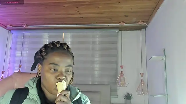 Snapshot of aleja17_xxx chatting on 09-29-25, 07:51 aleja17 xxx online show from 09-29-25, 07:51