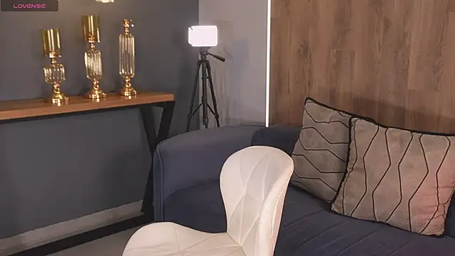 NaomiSainz online show from 11-15-25, 11:29