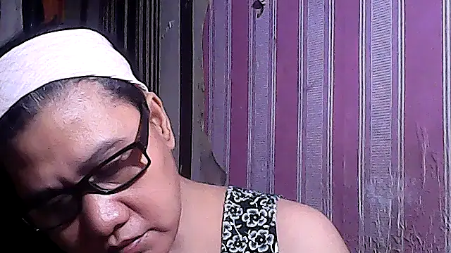 sweetsosie18 online show from 09-11-25, 07:14