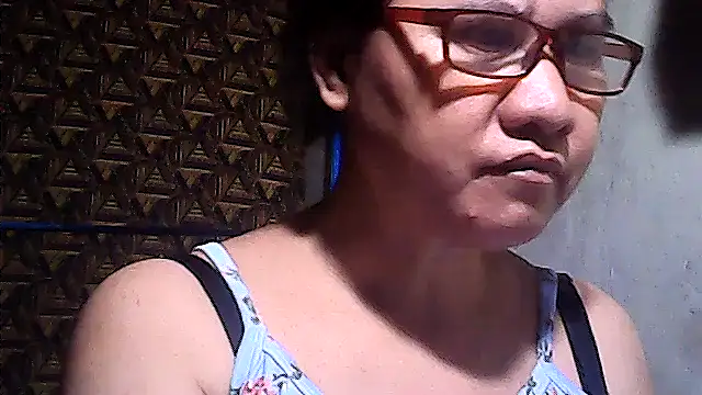 sweetsosie18 online show from 04-11-26, 08:02