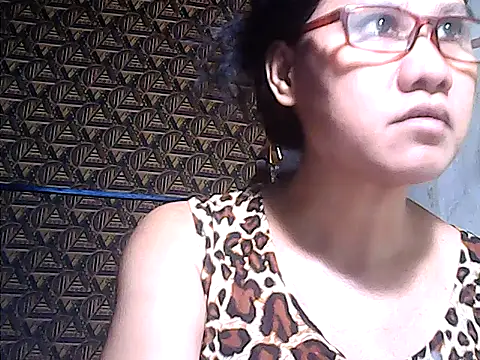 sweetsosie18 online show from 06-11-26, 01:49