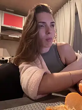 Snapshot of SeducingYoghourt chatting on 01-21-25, 04:05 SeducingYoghourt online show from 01-21-25, 04:05