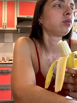 Snapshot of SeducingYoghourt chatting on 09-15-25, 03:01 SeducingYoghourt online show from 09-15-25, 03:01