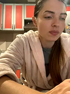 Snapshot of SeducingYoghourt chatting on 10-23-25, 04:06 SeducingYoghourt online show from 10-23-25, 04:06