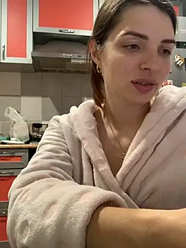 Snapshot of SeducingYoghourt chatting on 10-27-25, 03:38 SeducingYoghourt online show from 10-27-25, 03:38