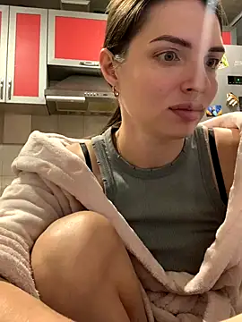 Snapshot of SeducingYoghourt chatting on 11-05-25, 05:02 SeducingYoghourt online show from 11-05-25, 05:02