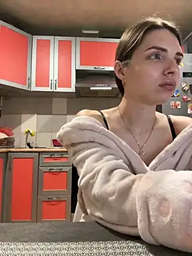 Snapshot of SeducingYoghourt chatting on 11-08-25, 03:45 SeducingYoghourt online show from 11-08-25, 03:45