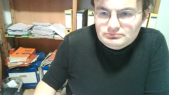 Snapshot of makau1 chatting on 12-03-24, 07:55 makau1 online show from 12-03-24, 07:55