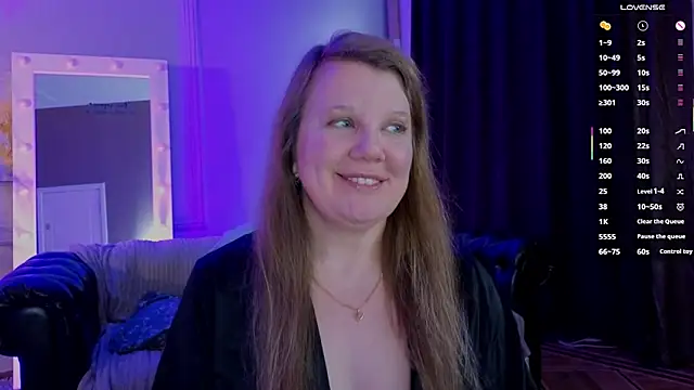 Snapshot of anna_bones chatting on 09-18-25, 10:06 anna bones online show from 09-18-25, 10:06