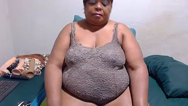 Snapshot of MatureBootyBabe4Uxx chatting on 04-22-26, 01:41 MatureBootyBabe4Uxx online show from 04-22-26, 01:41