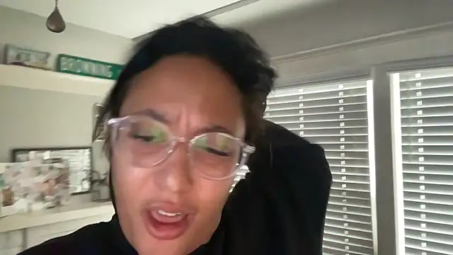 dreamyriri online show from 05-05-26, 02:25