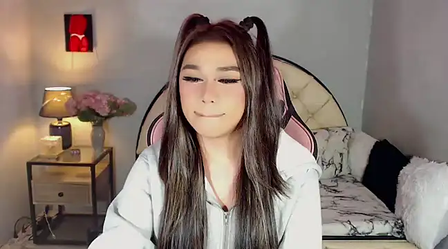 Snapshot of WeezyBabyXoxo chatting on 12-17-24, 04:00 WeezyBabyXoxo online show from 12-17-24, 04:00