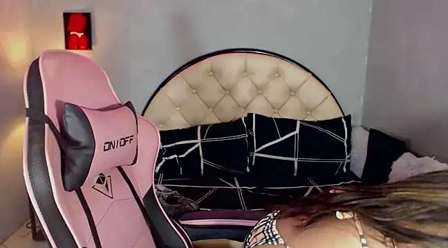 Snapshot of WeezyBabyXoxo chatting on 02-11-25, 02:25 WeezyBabyXoxo online show from 02-11-25, 02:25