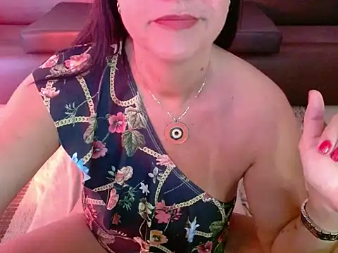 Linda1975 online show from 12-20-25, 11:06