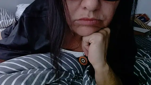 Linda1975 online show from 06-16-26, 06:27
