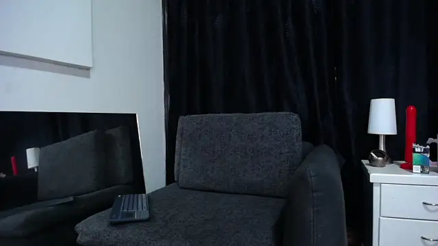 Miss ellien online show from 12-18-24, 02:28