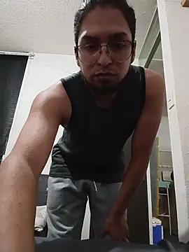 BossyTrio online show from 02-01-26, 01:37