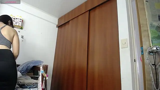 Snapshot of Moon_lunita chatting on 09-29-25, 03:28 Moon lunita online show from 09-29-25, 03:28