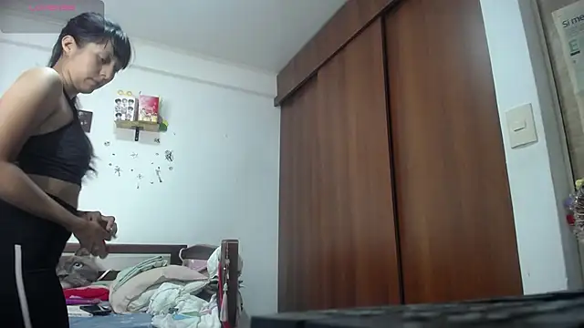 Snapshot of Moon_lunita chatting on 11-11-25, 11:38 Moon lunita online show from 11-11-25, 11:38